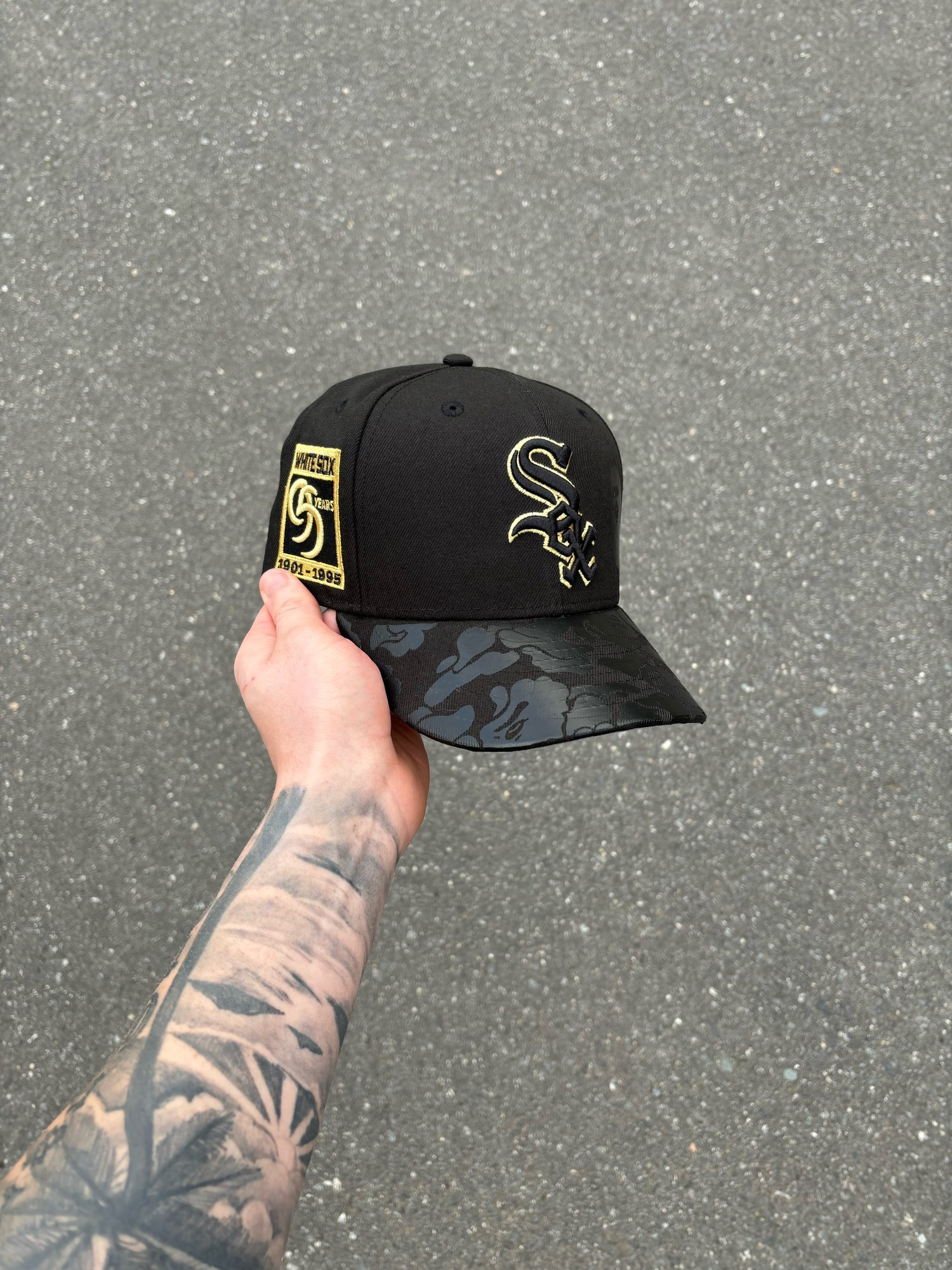 GOLD LOGO CHICAGO WHITE SOX  FITTED CAP